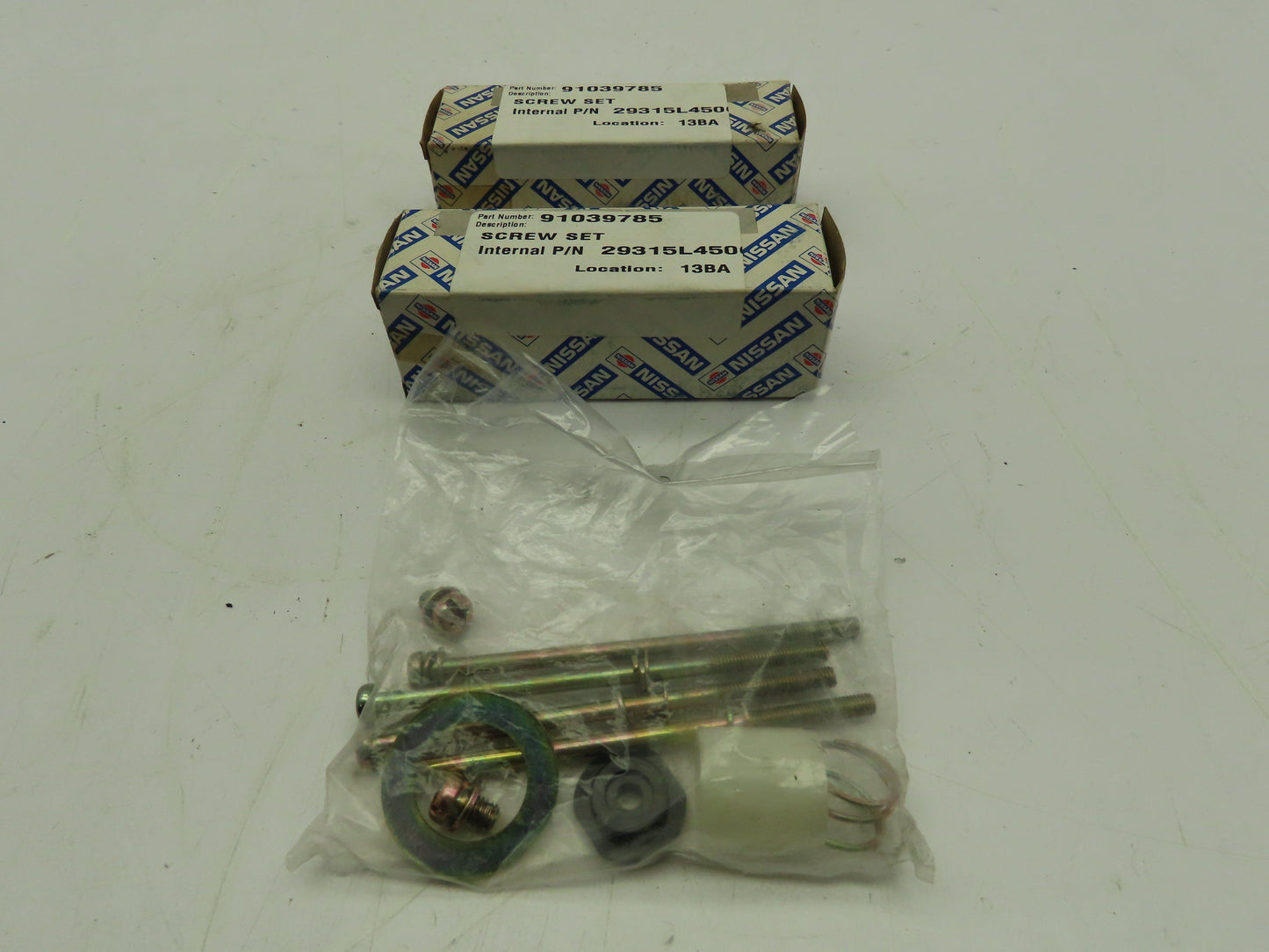 Nissan 29315L4500 Screw Set 29315-L4500  Forklift Replacement Part  Lot of 2