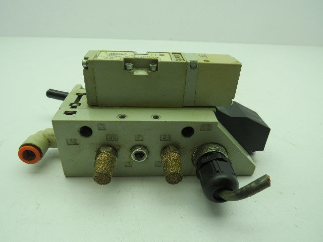 Numatics 061BA400M Solenoid Valve w/ Manifold Base