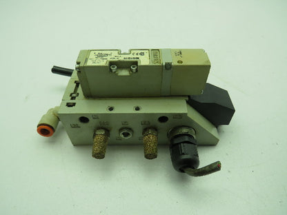 Numatics 061BA400M Solenoid Valve w/ Manifold Base
