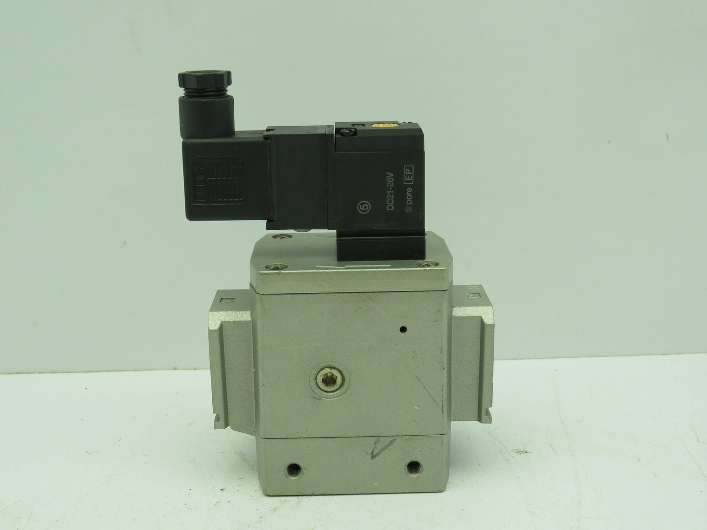 SMC NAV4000-N04-5DZB Pneumatic Soft Start Valve 24VDC 1/2"NPT