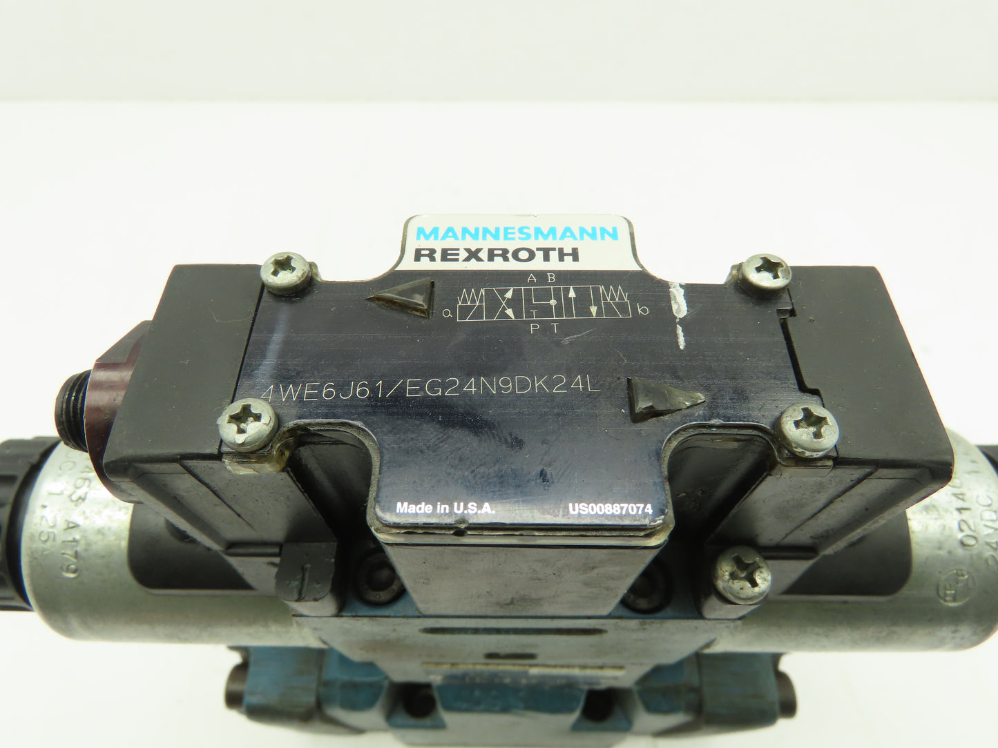 Rexroth 4WE6J61/EG24N9DK24L2,  Z2FS 6-2-43/1QV,  4WEH10W44/6EG24 Valve Stack