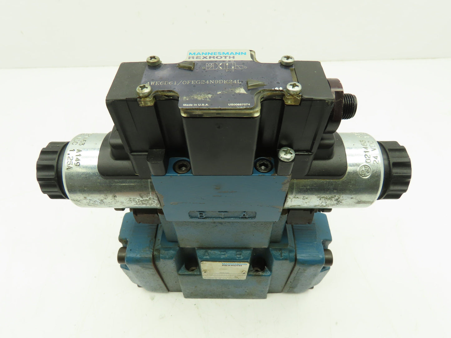 Rexroth 4WE6D61/OFEG24N9DK24L,  Z2FS 6-2-43/1QV,  4WEH10D44/OF6EG24 Valve Stack