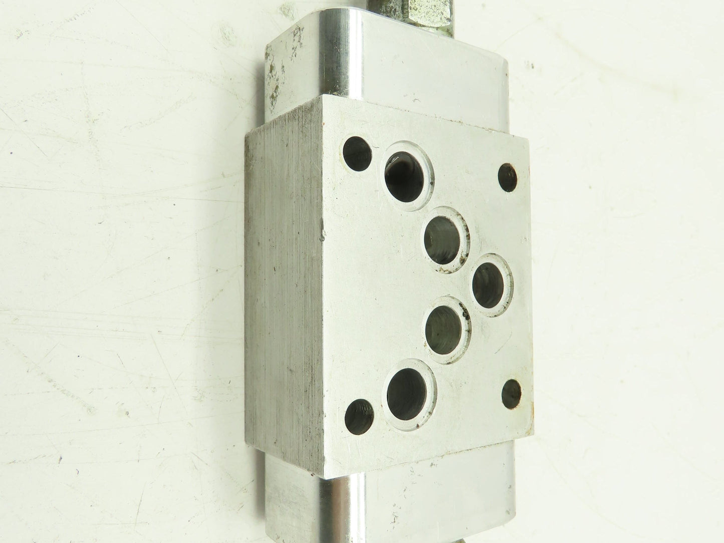 Sun Hydraulics C B D Manifold Sandwich Valve Block W/2 9BH9 RPEC LAN Relief Valves