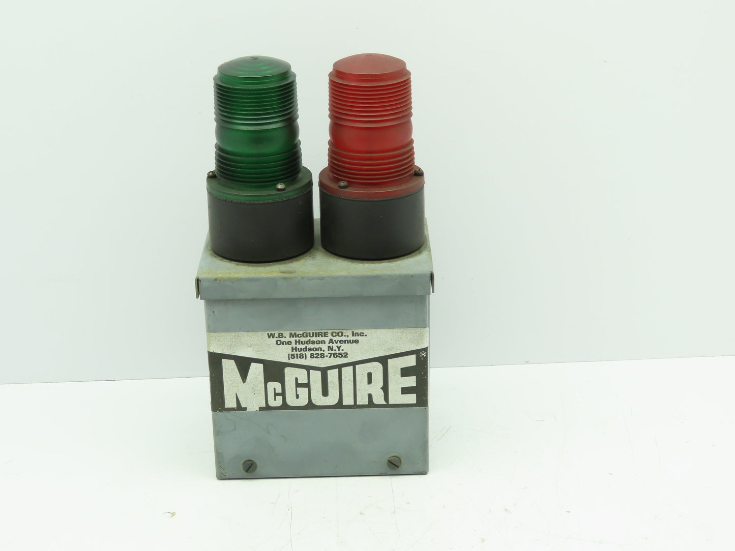 McGuire Dock Controller Indicator Light Box RED/GREEN START/STOP 110V 6x6x4"