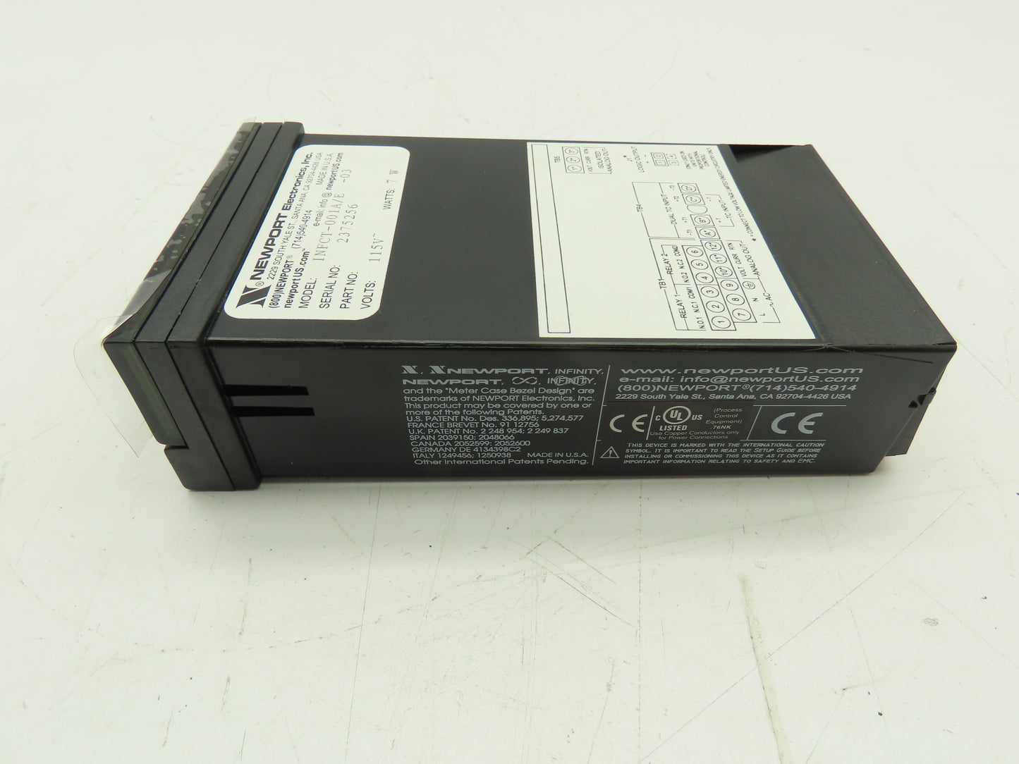 Newport  INFCT-001A/E -03 PROGRAMMABLE DIGITAL
THERMOCOUPLE CONTROLLER