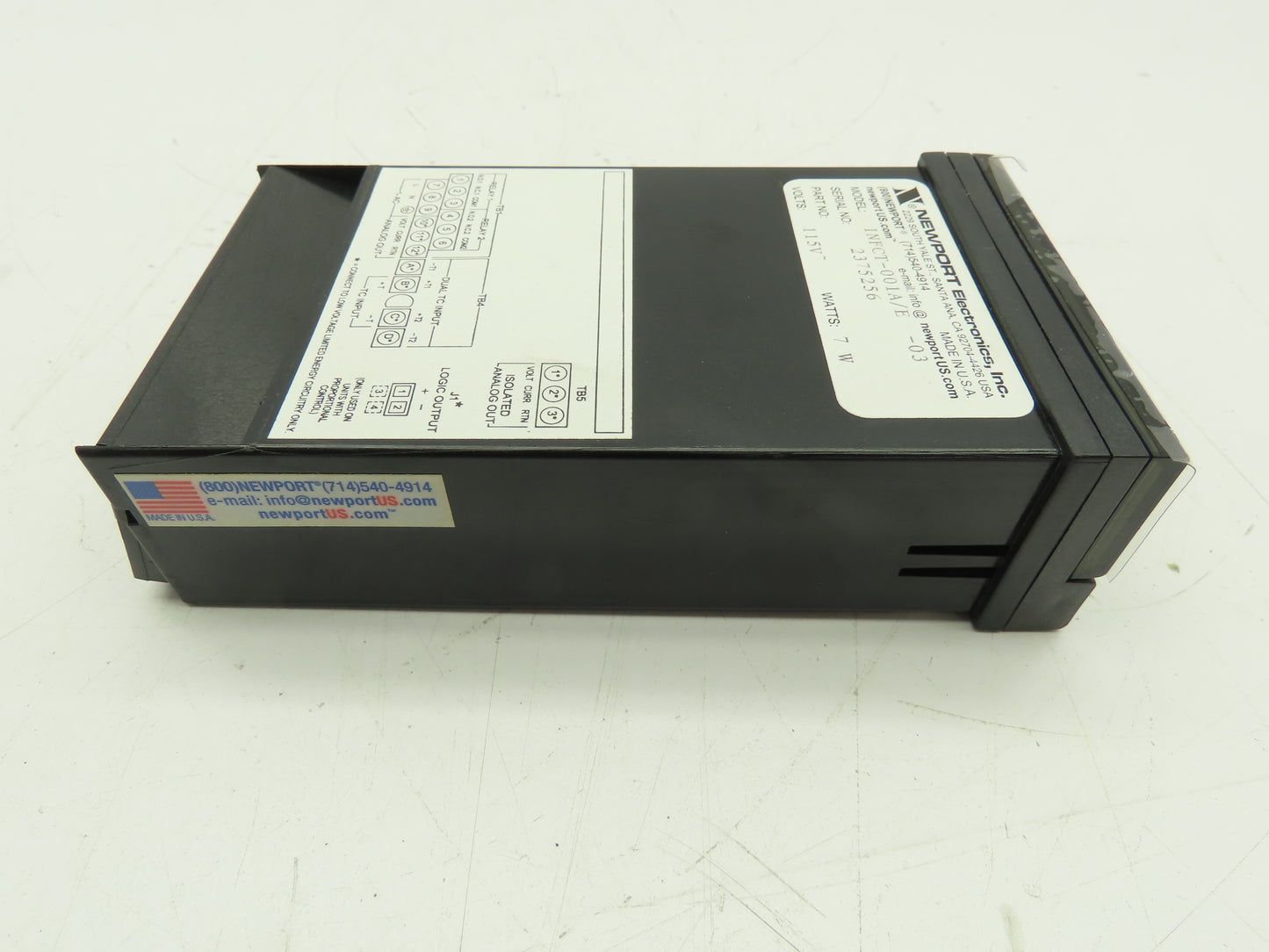 Newport  INFCT-001A/E -03 PROGRAMMABLE DIGITAL
THERMOCOUPLE CONTROLLER