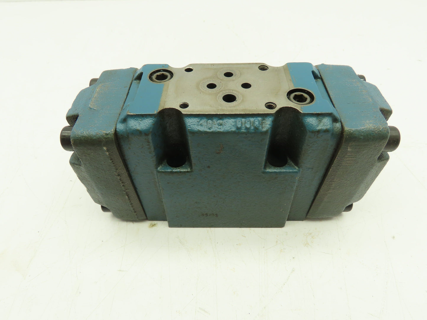 Rexroth 4WEH10J44 Hydraulic Spool Valve 4WEH10J44/6EG24N9ETS2DK24L Type J