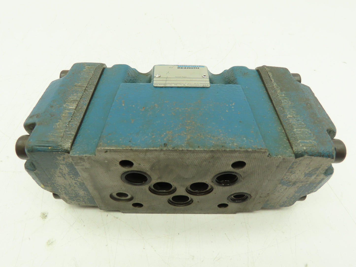 Rexroth 4WEH10D44 Hydraulic Spool Valve 4WEH10D44/OF6EG24N9ETS2DK24L Type D
