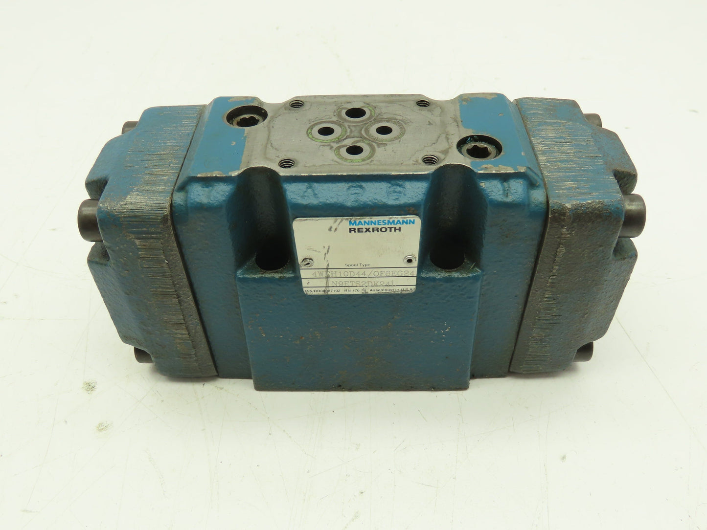 Rexroth 4WEH10D44 Hydraulic Spool Valve 4WEH10D44/OF6EG24N9ETS2DK24L Type D