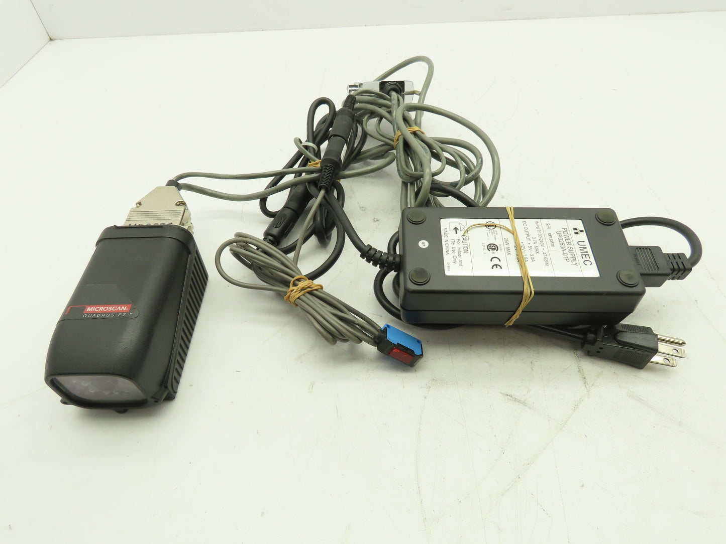 Microscan FIS-6700-0010  Quadrus Scanner, With Power Supply