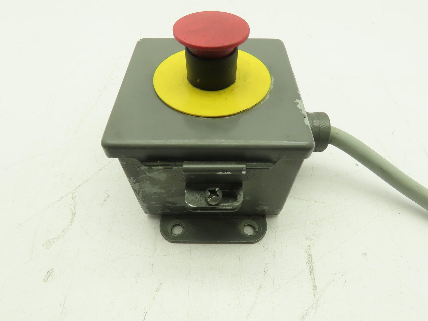 Hoffman A404LP Emergency Stop Push Button Steel Enclosure RED Push/Pull 4x4x3"