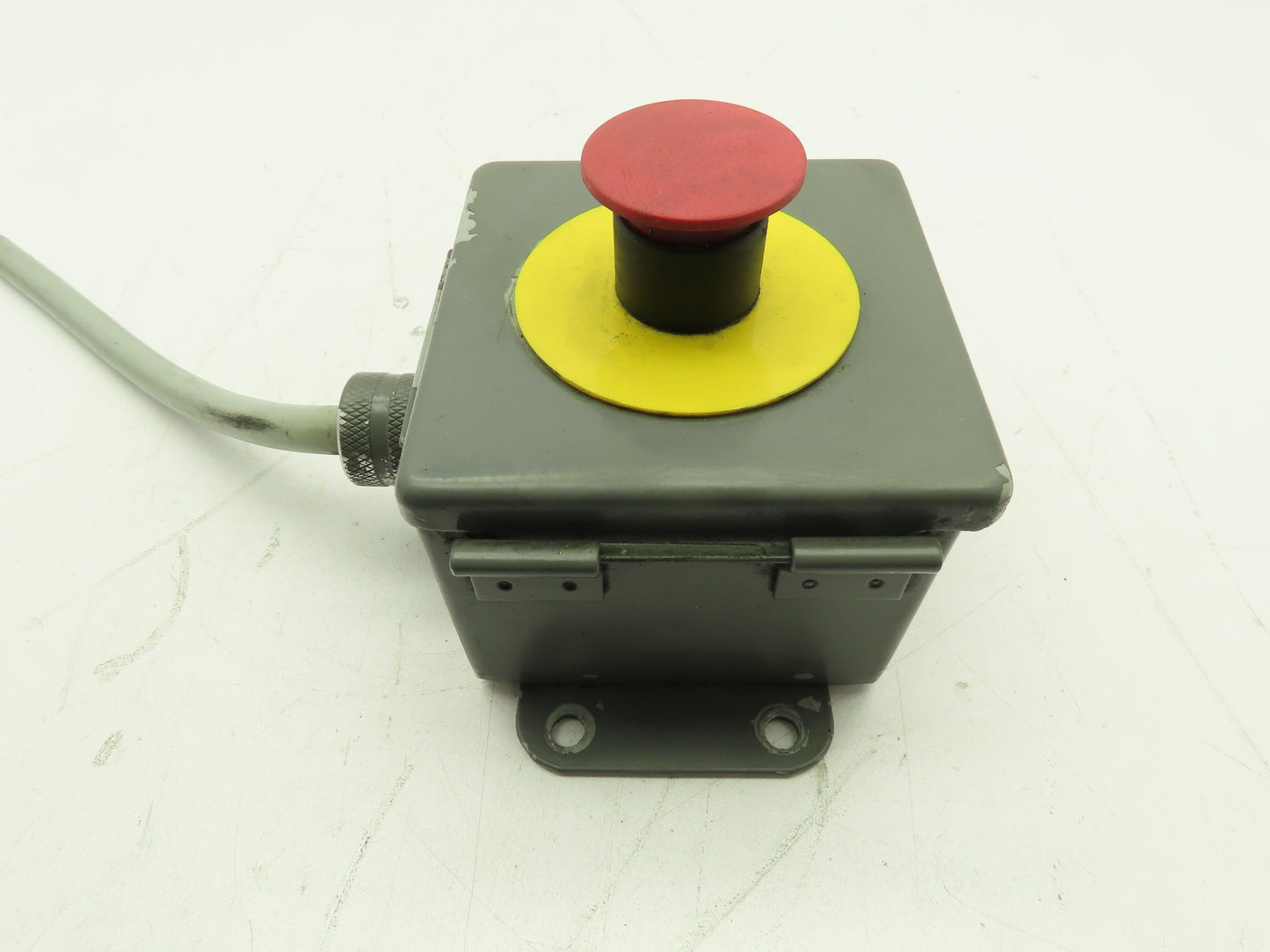 Hoffman A404LP Emergency Stop Push Button Steel Enclosure RED Push/Pull 4x4x3"