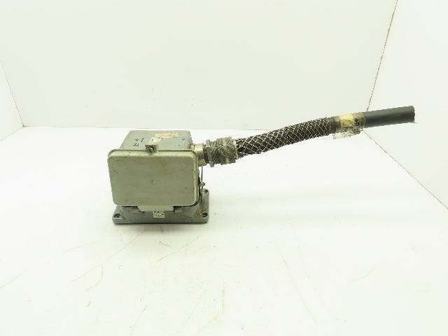 T&B MS 224B Pin & Sleeve Connector Plug 16A 24-Pin Steel Housing Box Side Entry