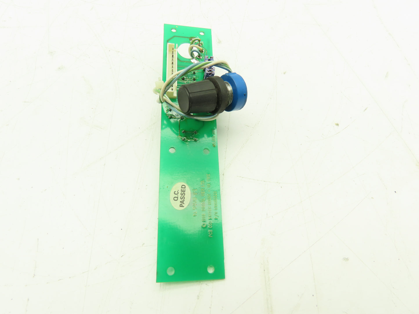 1998 Digital View 410680550 Circuit Board PCB OSD Switch Mount VR Type