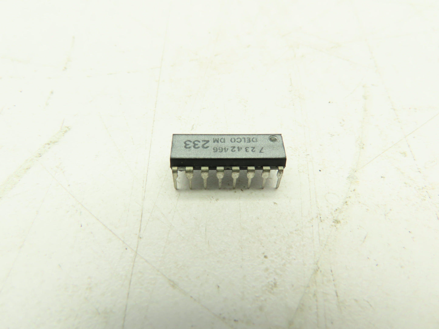 Delco DM233 Audio/Video DIP IC 16-Pin Integrated Circuit 72342466  LOT OF 30