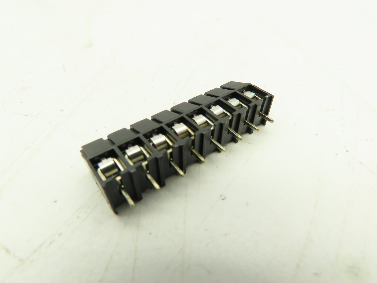 Augat RDI 2MV-08 Single Row Terminal Block Strip 8-Pin/Position  LOT OF 25