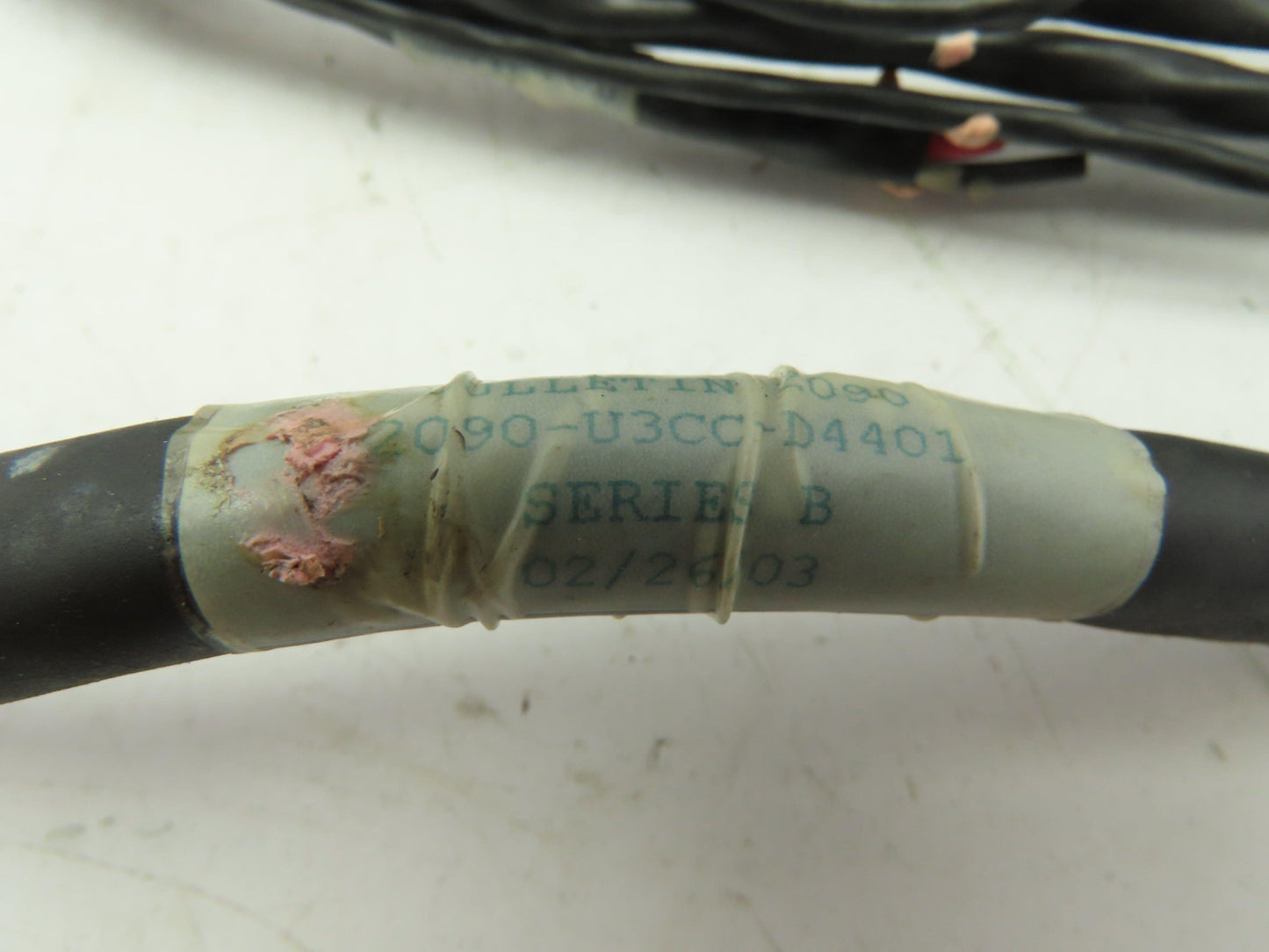 Allen-Bradley 2090-U3CC-D4401 Control Interface Cable Ser B  44-Pin  8'