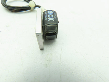 SICK MHT1-N122 Photoelectric Proximity Sensor Switch 10-30 VDC  LOT OF 2