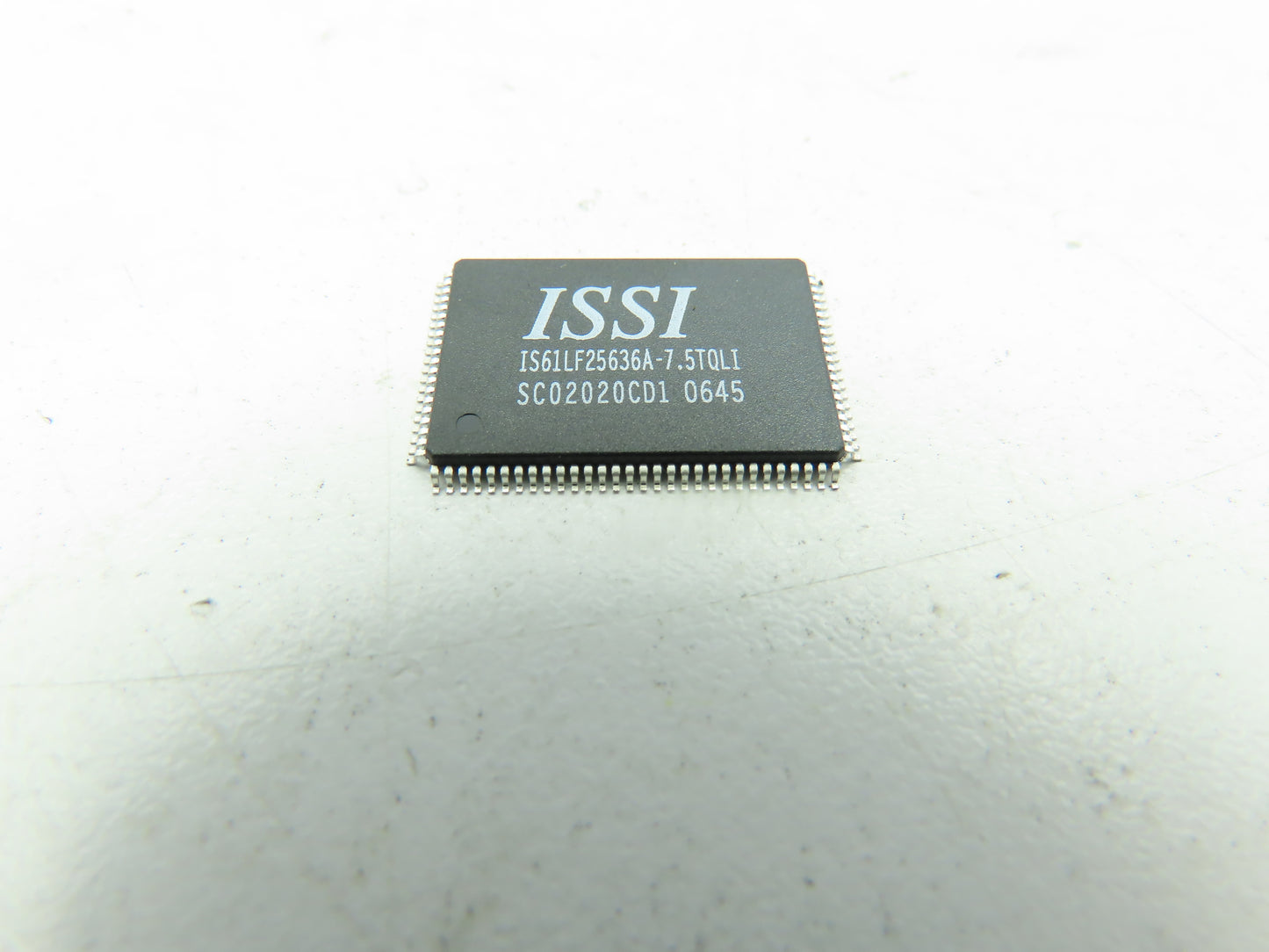 ISSI  IS61LF25636A-7.5TQLI Integrated Circuit SRAM 9Mb RAM Memory Chip LOT OF 5