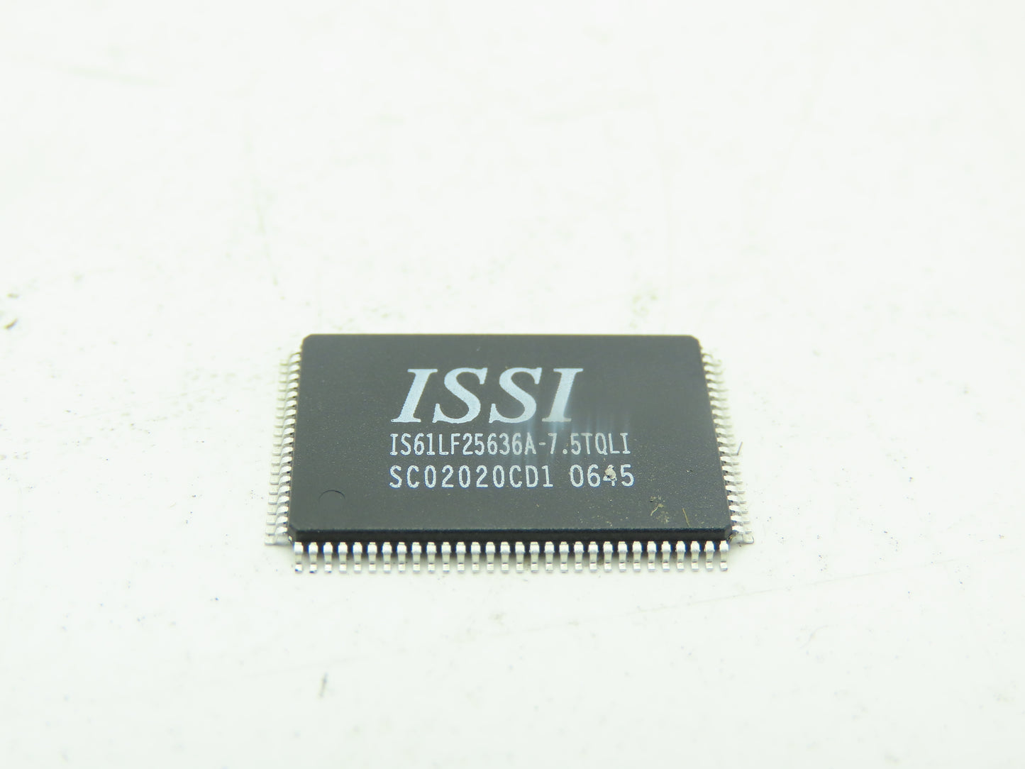ISSI  IS61LF25636A-7.5TQLI Integrated Circuit SRAM 9Mb RAM Memory Chip LOT OF 5