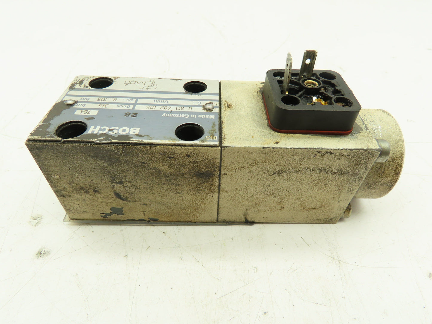 Bosch Rexroth 0811402016 Hydraulic Relief Valve 4568 PSI /315 BAR   (FOR PARTS)