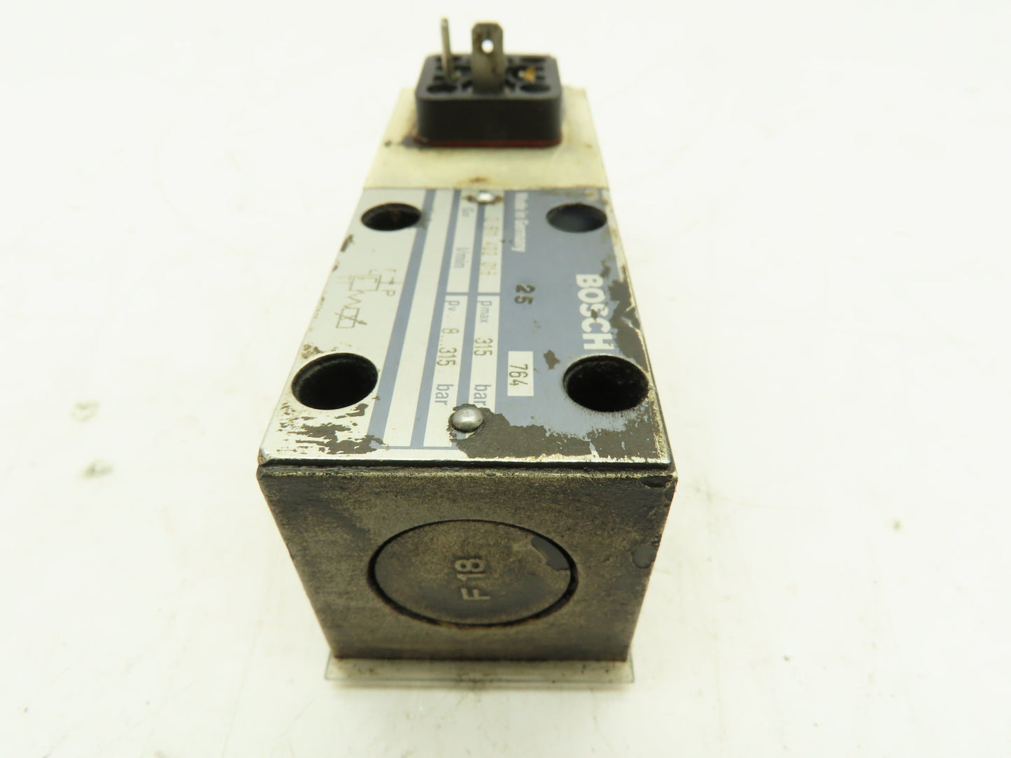 Bosch Rexroth 0811402016 Hydraulic Relief Valve 4568 PSI /315 BAR   (FOR PARTS)