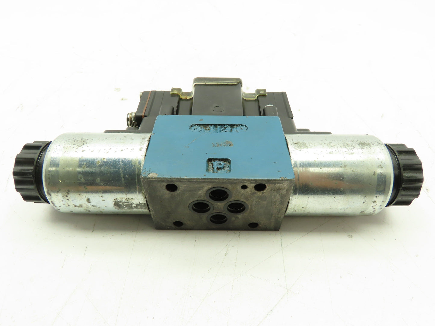 Rexroth 4WE6D61/OFEG24N9DK24L2 Hydraulic Solenoid Directional Valve 24V
