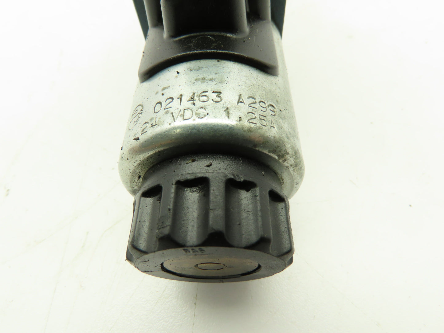 Rexroth 4WE6D61/OFEG24N9DK24L2 Hydraulic Solenoid Directional Valve 24V