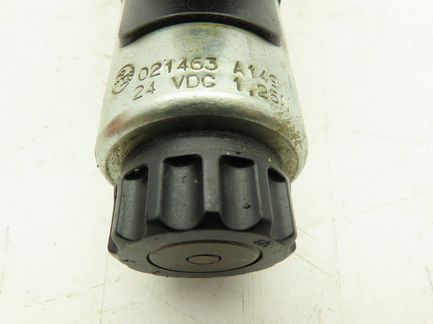 Rexroth 4WE6D61/OFEG24N9DK24L Hydraulic Solenoid Directional Valve 24V