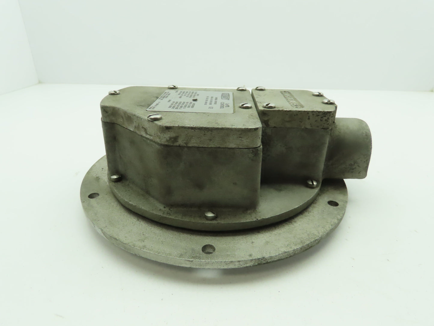 Dwyer PFD16A Proximity Level Control Switch 15A 480V NEMA 4X Enclosure