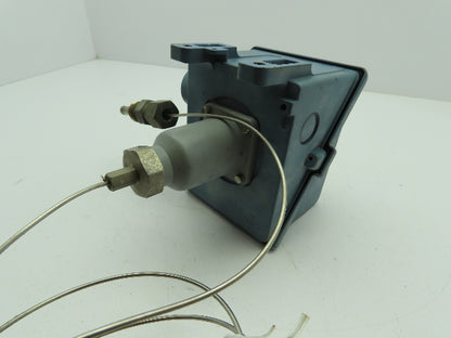 UE United Electric E400-3BS Temperature Switch CC2  100-400F SPDT Bulb Sensor