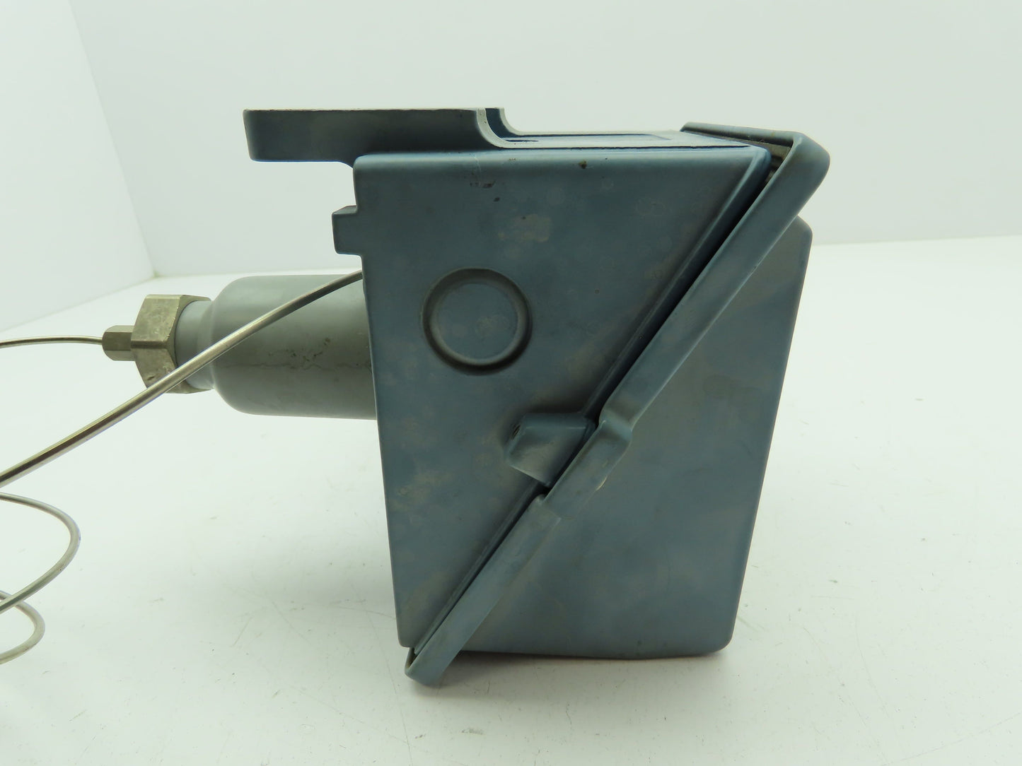UE United Electric E400-3BS Temperature Switch CC2  100-400F SPDT Bulb Sensor