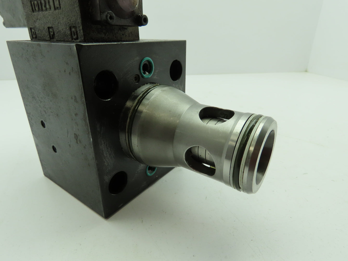 HUSKY 2Way Hydraulic Directional Proportional Servo Cartridge Solenoid Valve CCE