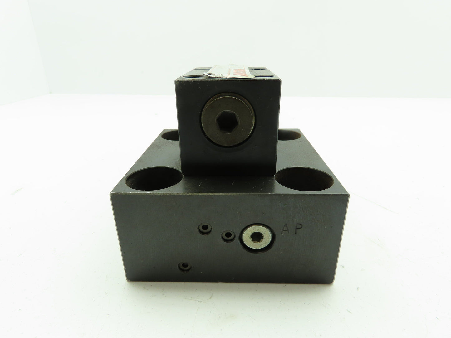 Husky Hydraulic Cartridge Valve CCE Sz 32 Cover Block  Relief/ Check Valve