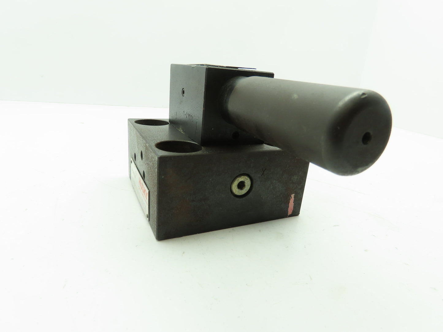 Husky Hydraulic Cartridge Valve CCE Sz 32 Cover Block  Relief/ Check Valve