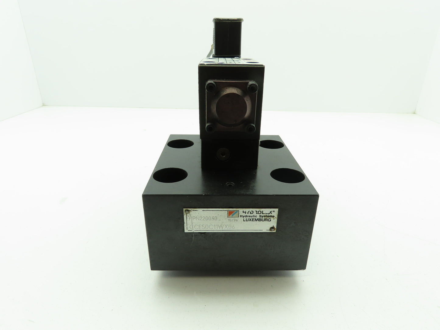 MOOG CCE50C11WX06  Hydraulic Proportional Cartridge Solenoid Valve 2-Way  Sz 50
