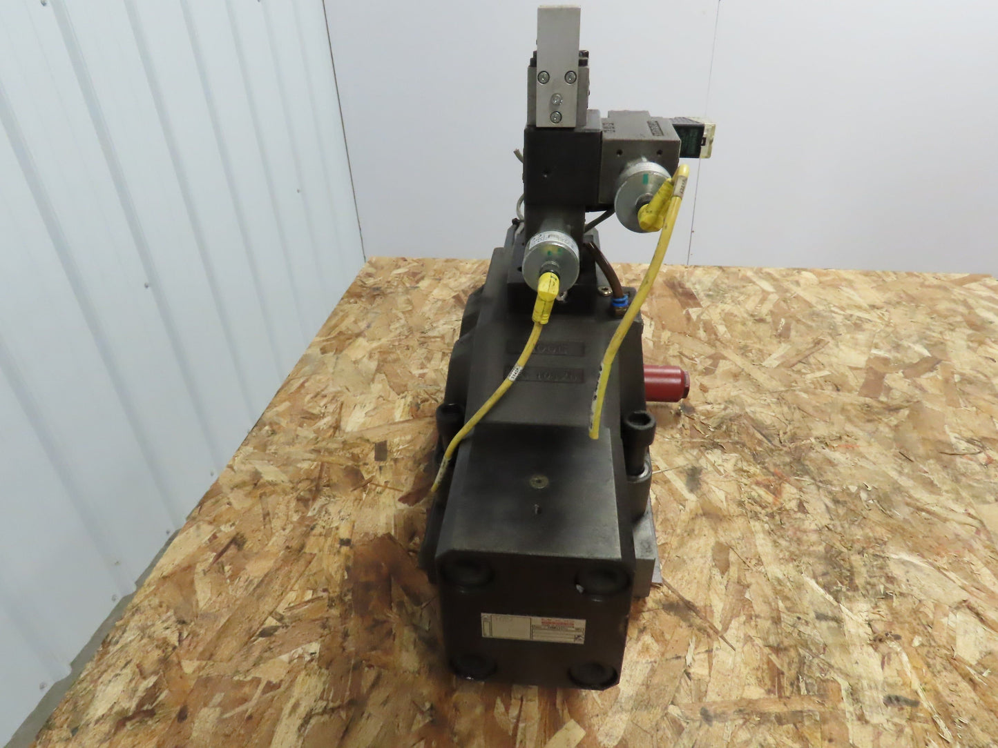 MOOG WSH53P32C108CZBN Hydraulic Proportional Servo Valve Stack D633E714A