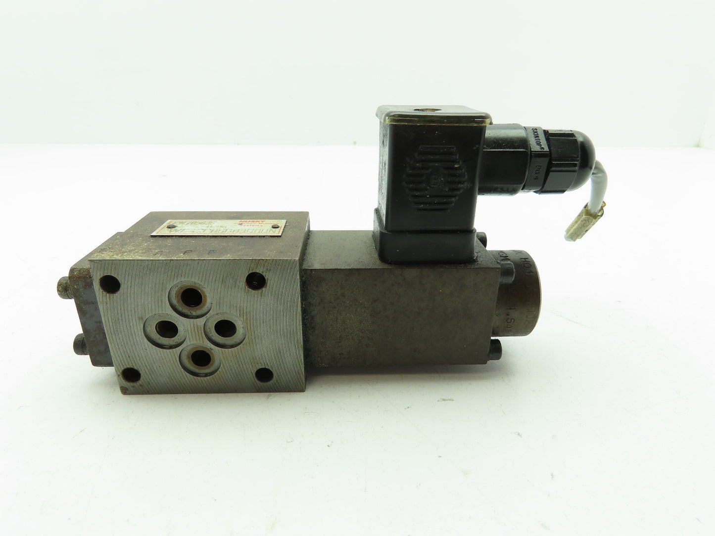 Husky Hydrolux ZWE42P06B03BOBN Hydraulic Directional Control Solenoid Valve 24V