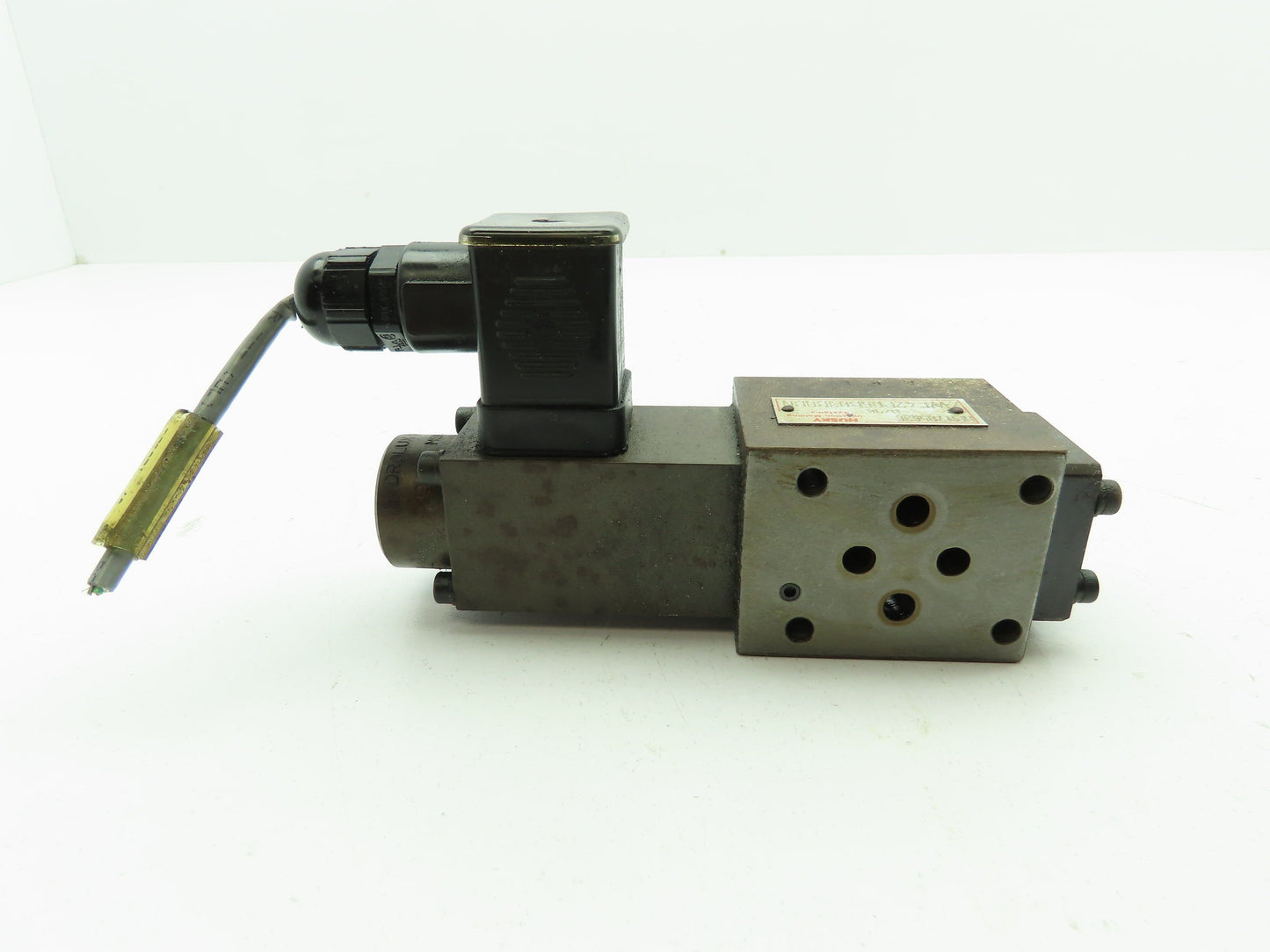 Husky Hydrolux ZWE42P06B03BOBN Hydraulic Directional Control Solenoid Valve 24V