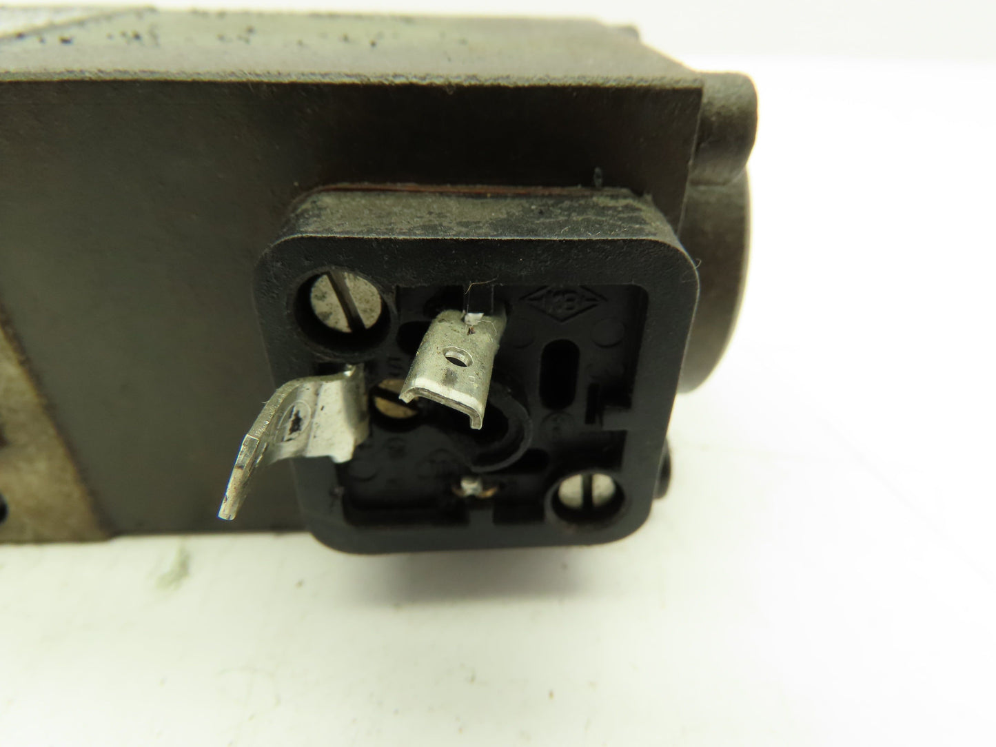 Wandfluh Hydraulik AM4D61 Hydraulic Valve with 24 Vdc Coils