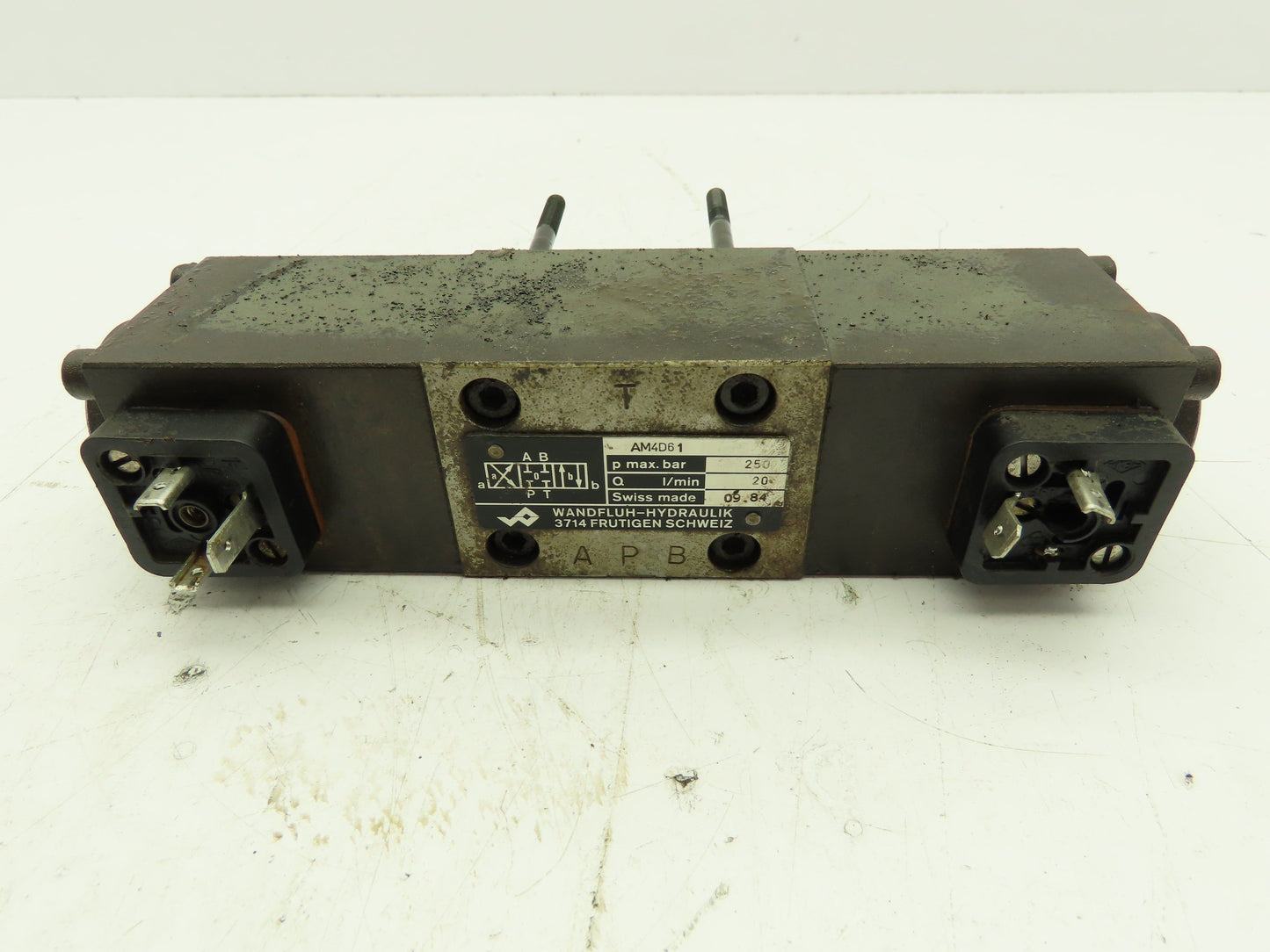 Wandfluh Hydraulik AM4D61 Hydraulic Valve with 24 Vdc Coils