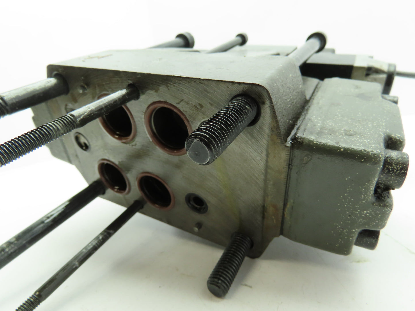 Rexroth 4WEH16E60/6AG24N9ETK4 Hydraulic Directional Solenoid Spool Valve Stack