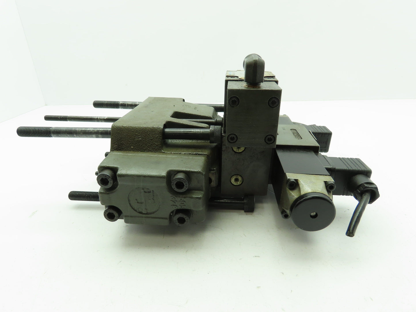 Rexroth 4WEH16E60/6AG24N9ETK4 Hydraulic Directional Solenoid Spool Valve Stack