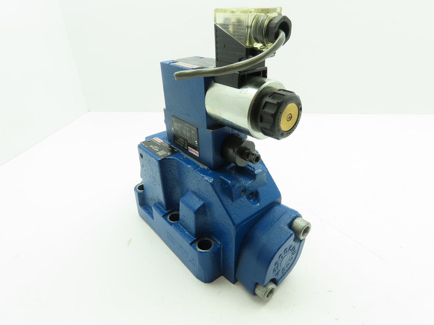 Rexroth Hydraulic 4WEH22HD76/6EG24N9SK4 Directional Solenoid Spool Check Valve