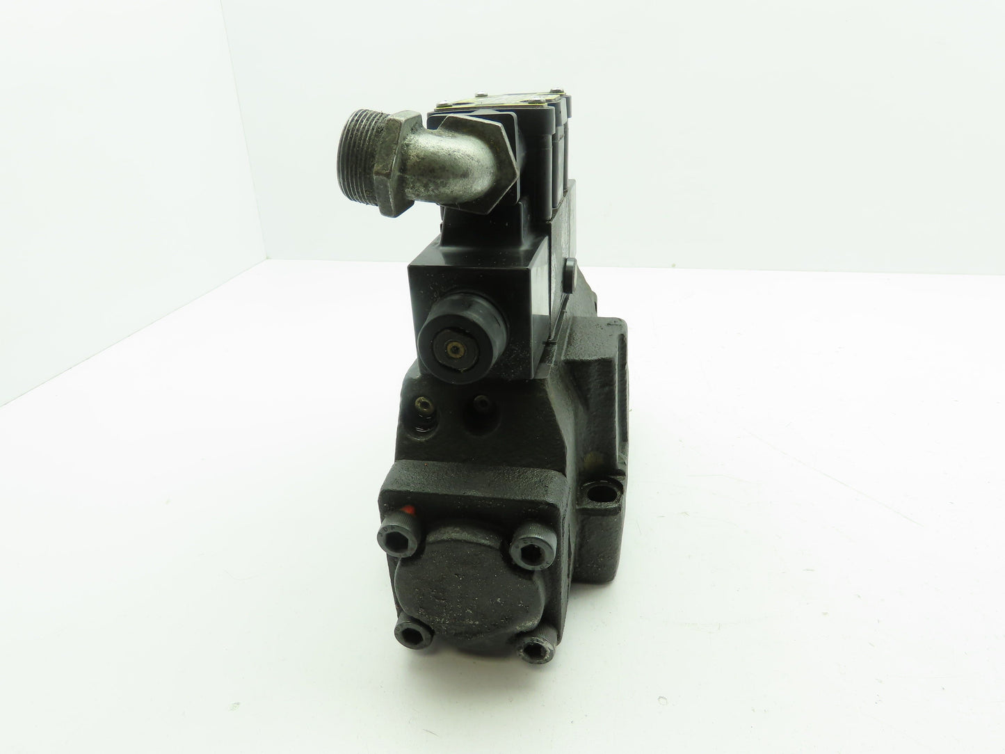 Parker DG5S 8 6C M FTWL B5 30 Hydraulic Directional Control Solenoid Valve 120V