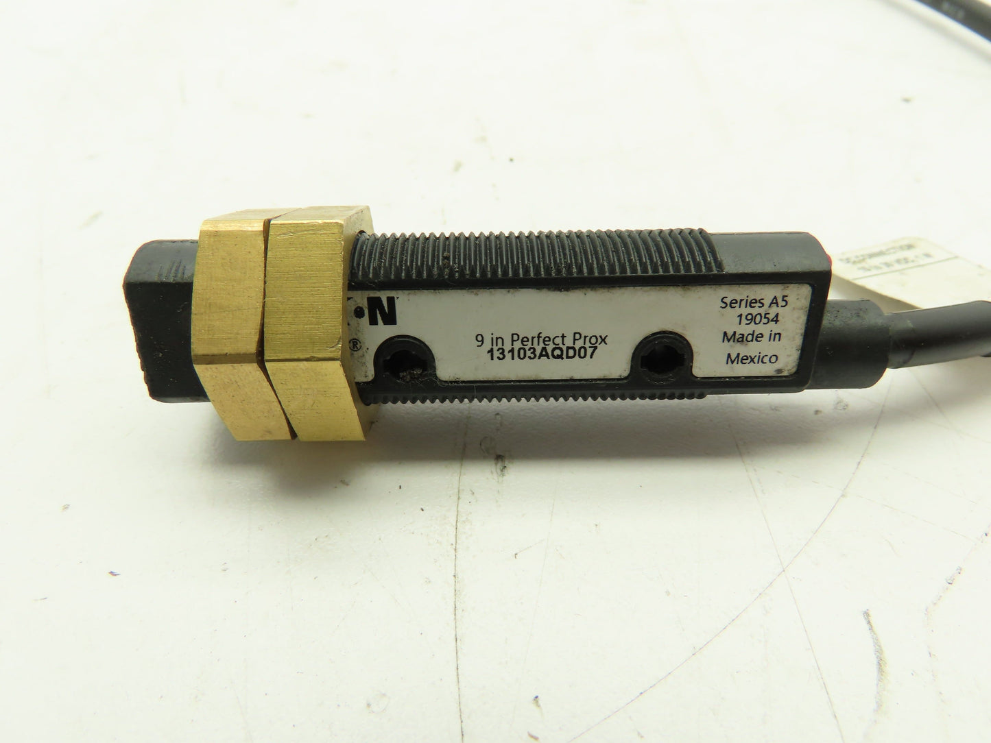 Eaton 13103AQD07 Photoelectric Diffuse Sensor Ser A5  9"Perfect Prox 10-30VDC 1W