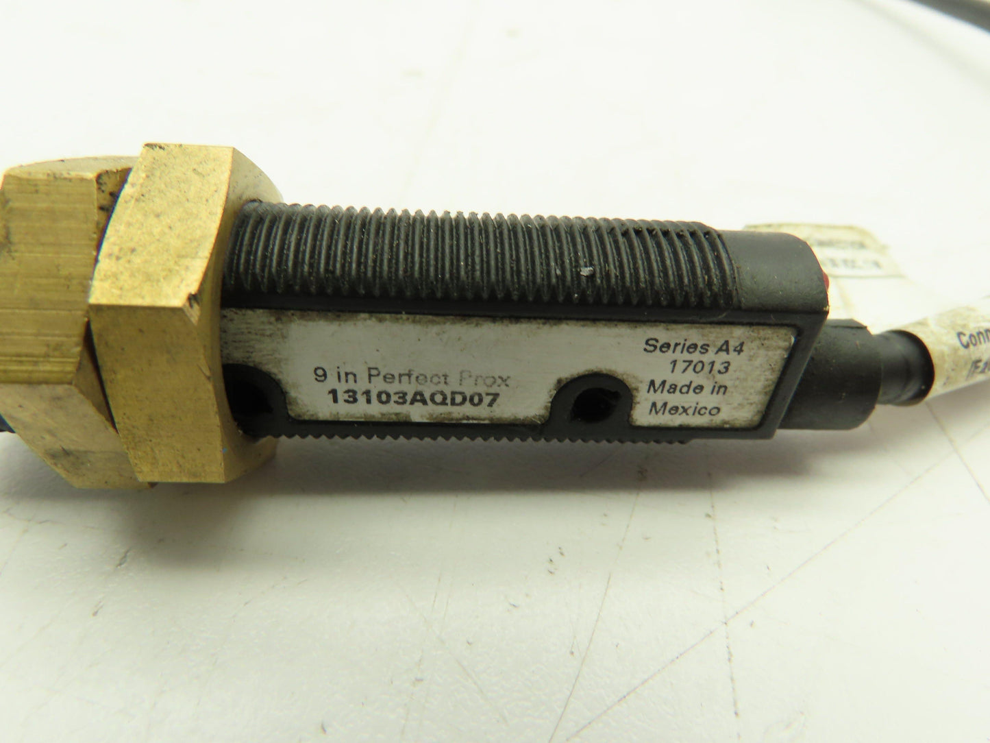 Eaton 13103AQD07 Photoelectric Diffuse Sensor Ser A4  9"Perfect Prox 10-30VDC 1W
