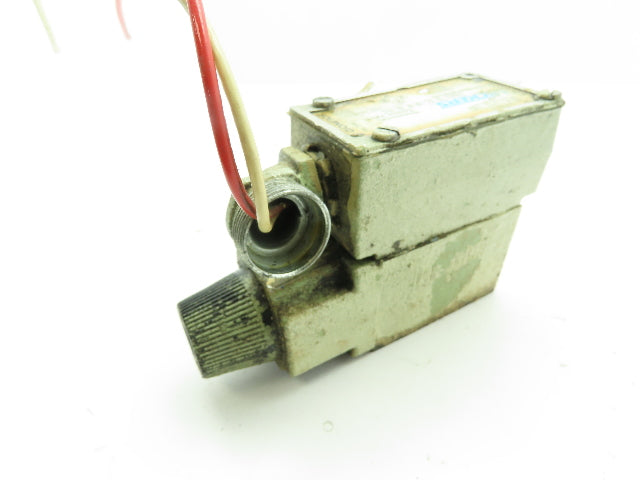 Vickers DG4V-3-6C-M-W-B-40 Hydraulic Directional Control Solenoid Valve 120V