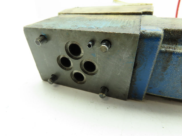 Vickers DG4V-3-6C-M-W-B-40 Hydraulic Directional Control Solenoid Valve 120V