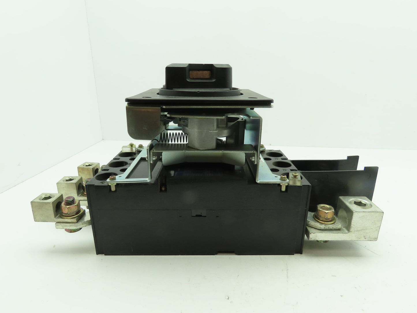 Mitsubishi Electric NF 400CS Breaker 600V 300A 3 Pole W/Lock Mechanism No Fuse